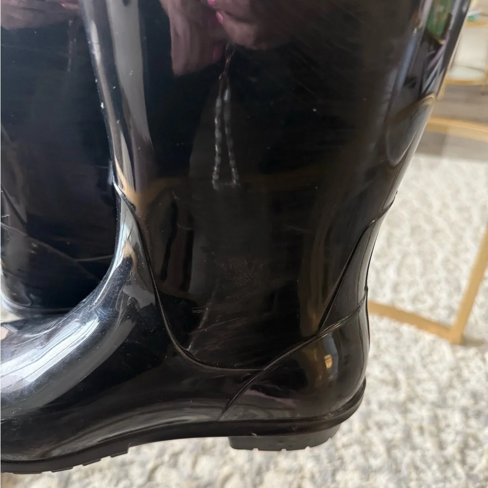 UGG WOMEN'S SHAYE RAIN BOOTS - ROUND TOE, SHEEP/LAMB FUR LINED, 7 US
